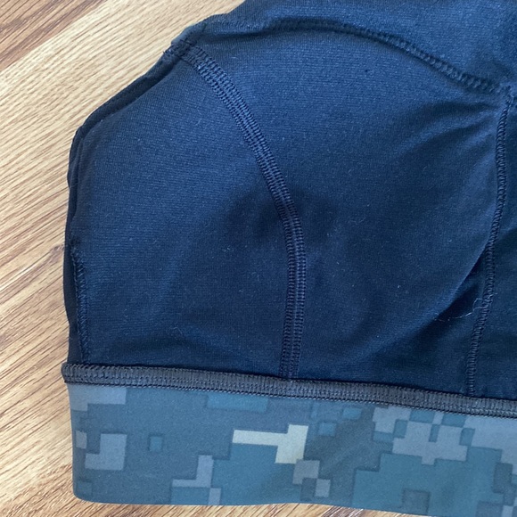 Lululemon Sports Bra - Picture 4 of 5